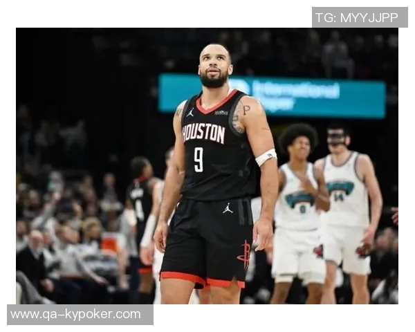 狄龙拼尽全力六犯在场17投8中三分球4记贡献22分5篮板 狄龙拼尽全力六犯在场17投8中三分球4记贡献22分5篮板