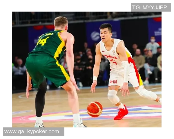 克洛尼首节火力全开四记三分狂砍13分1板1断展现神准外线能力